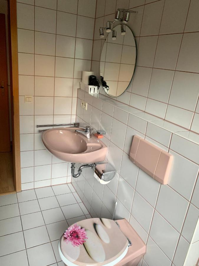 Einladendes Appartement Im Gruenen Fuer 2 Personen Ostrach Exterior photo